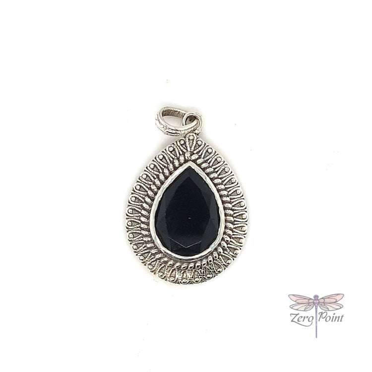 Onyx Pendant 1940 - Zero Point Crystals