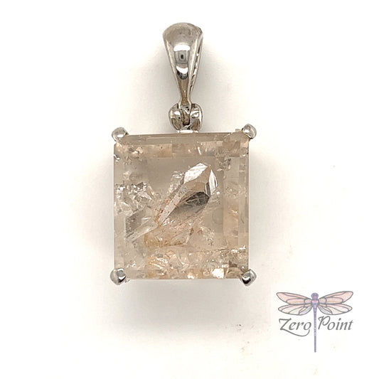 Manifestation Quartz Pendant - Zero Point Crystals